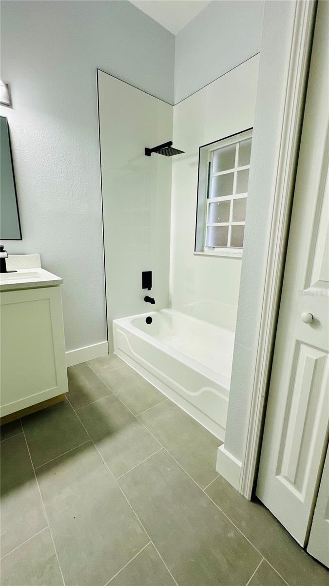 Image 20 of 30 For 1031 Universal Rest Place