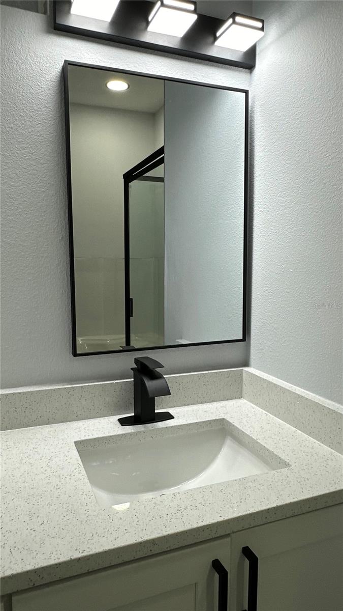 Image 21 of 30 For 1031 Universal Rest Place