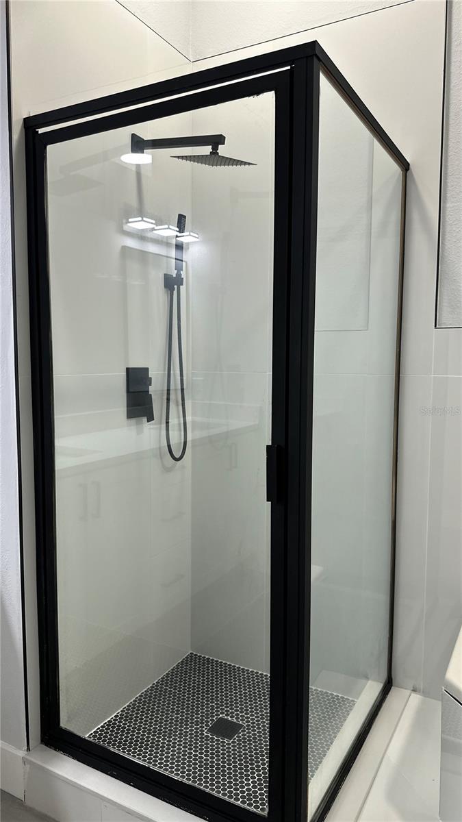 Image 23 of 30 For 1031 Universal Rest Place