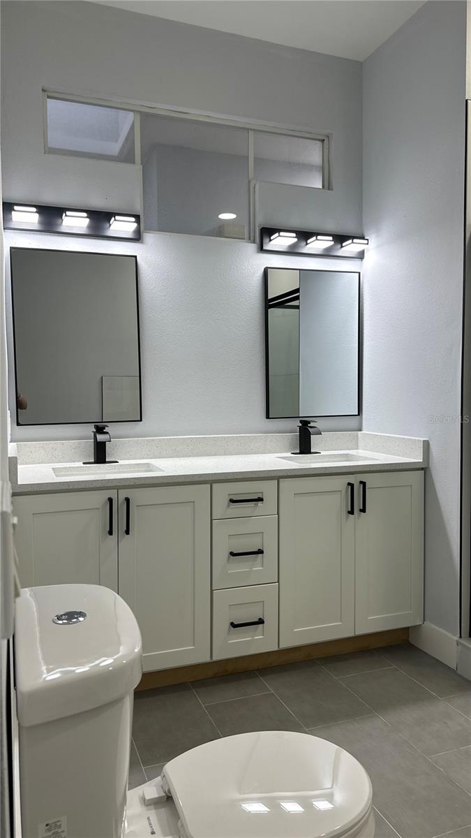 Image 24 of 30 For 1031 Universal Rest Place