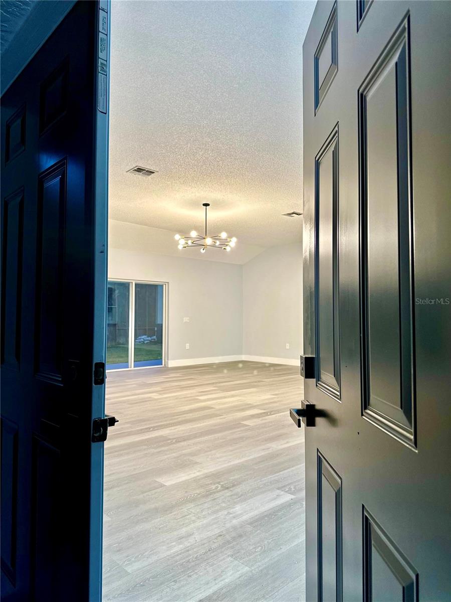 Image 5 of 30 For 1031 Universal Rest Place