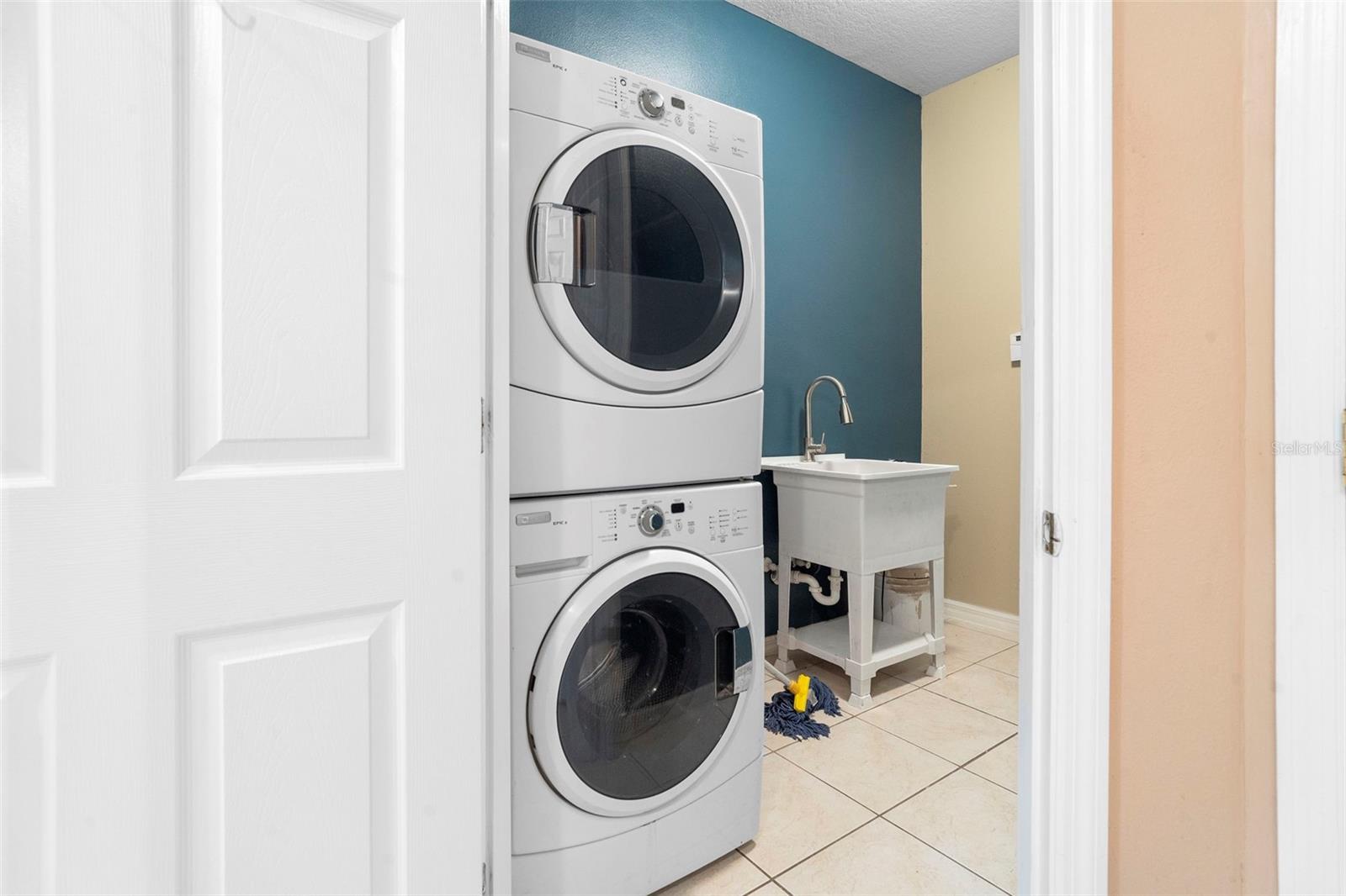 Image 43 of 69 For 3613 Valleyview Drive