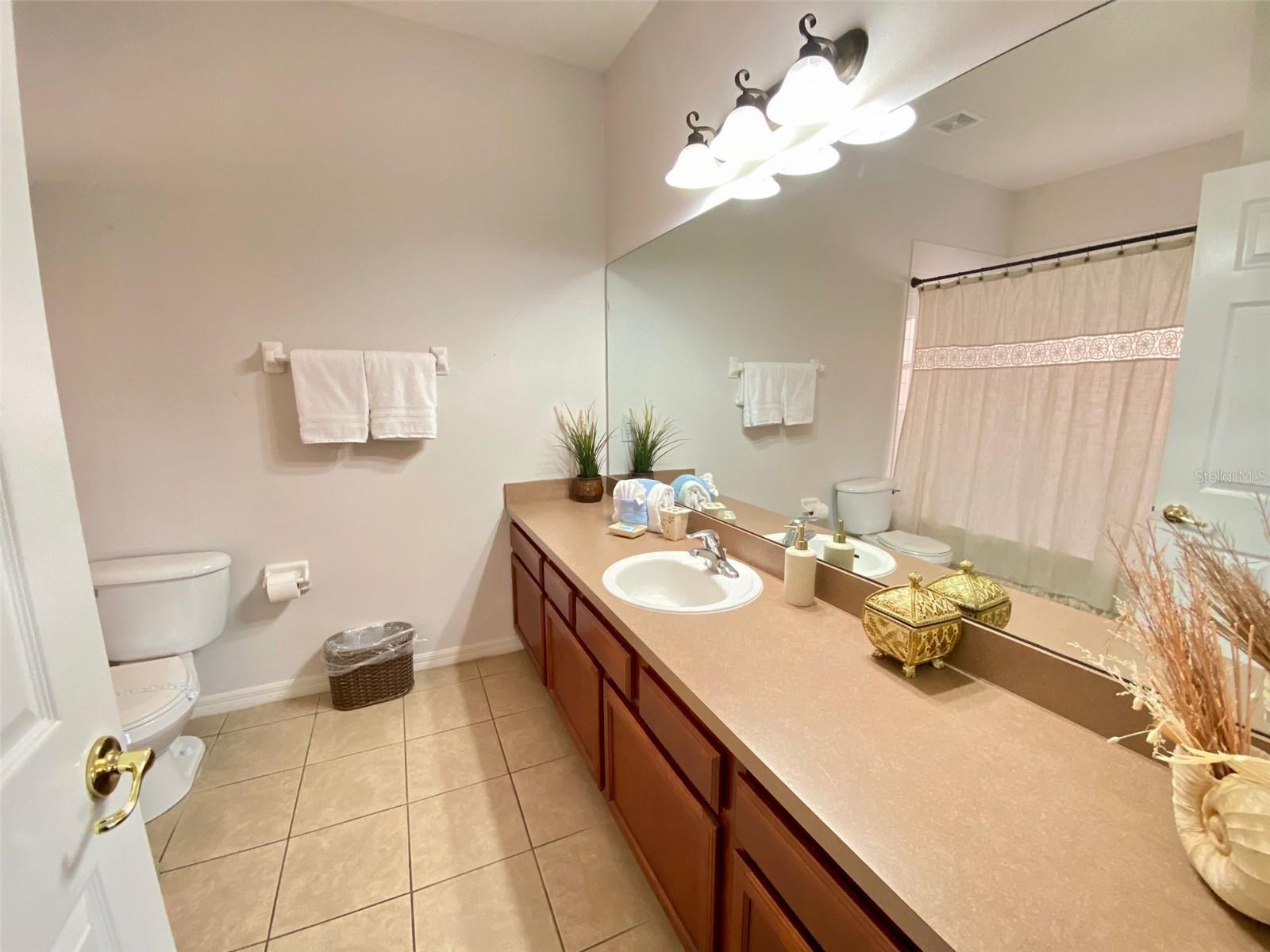 Image 17 of 47 For 8000 Acadia Estates Court