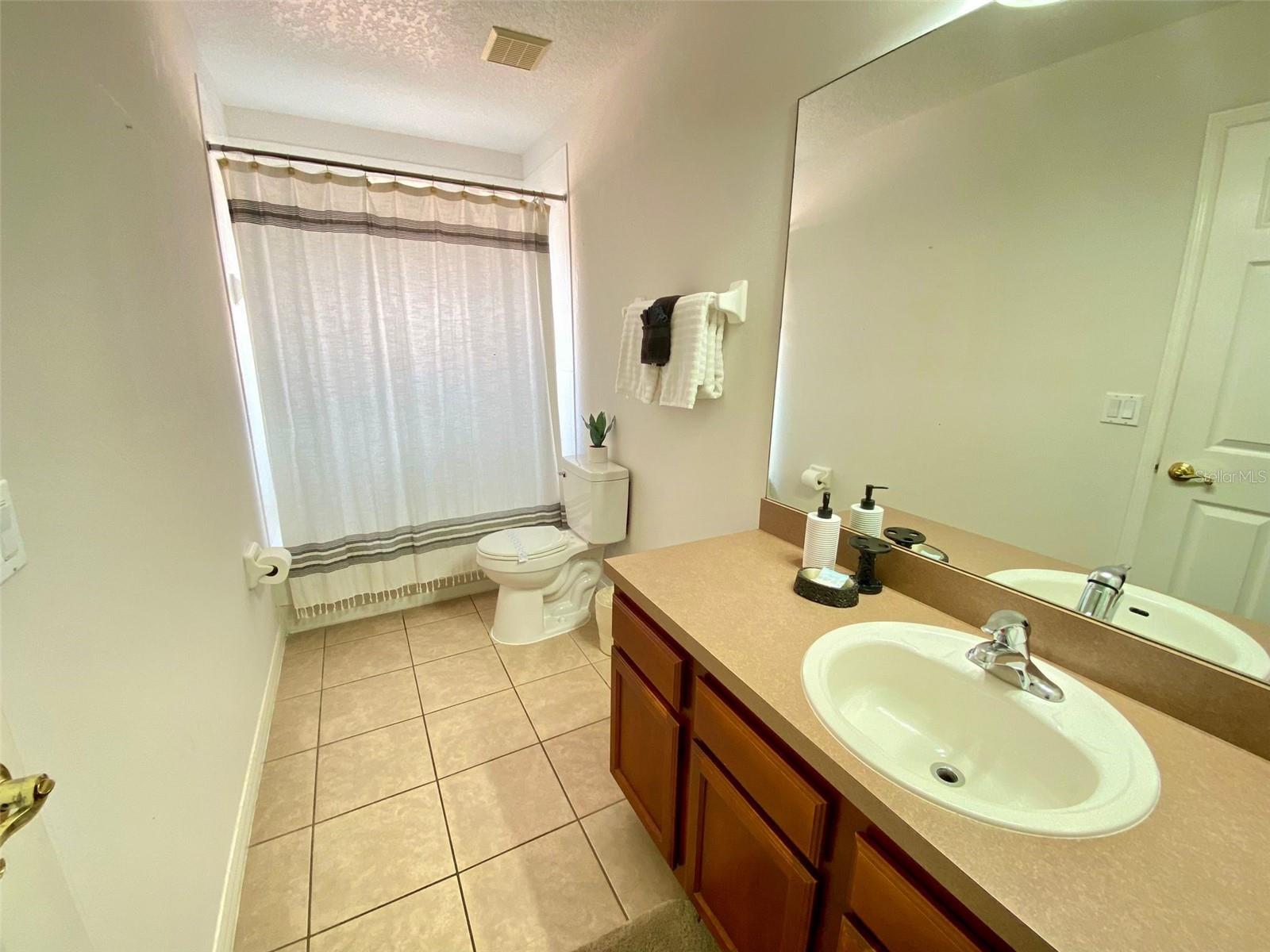 Image 28 of 47 For 8000 Acadia Estates Court