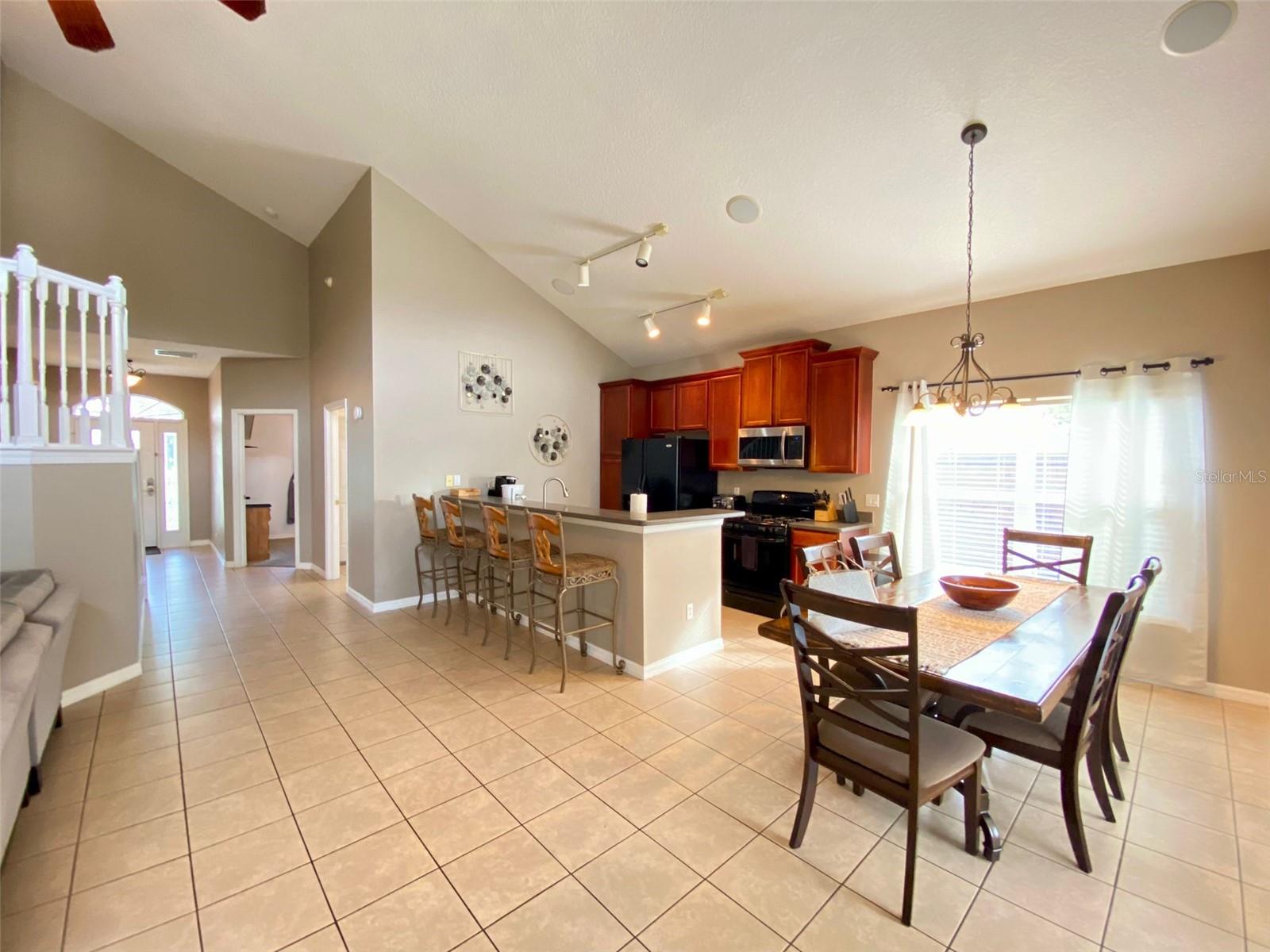 Image 9 of 47 For 8000 Acadia Estates Court