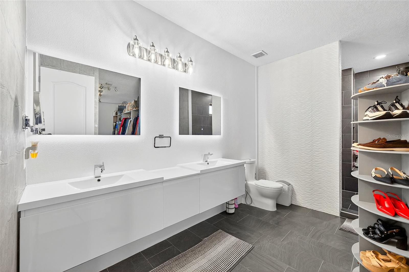 Image 40 of 59 For 10613 Mobberley Circle