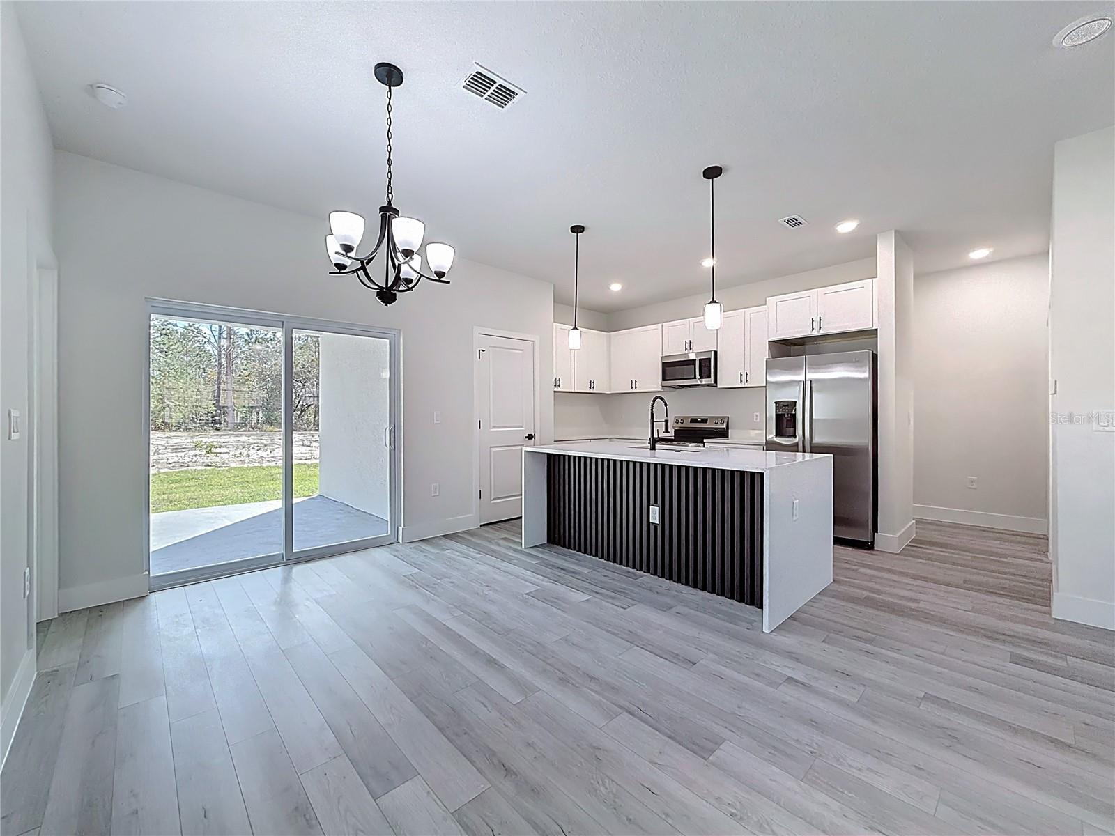 Image 10 of 51 For 8425 Legacy Loop