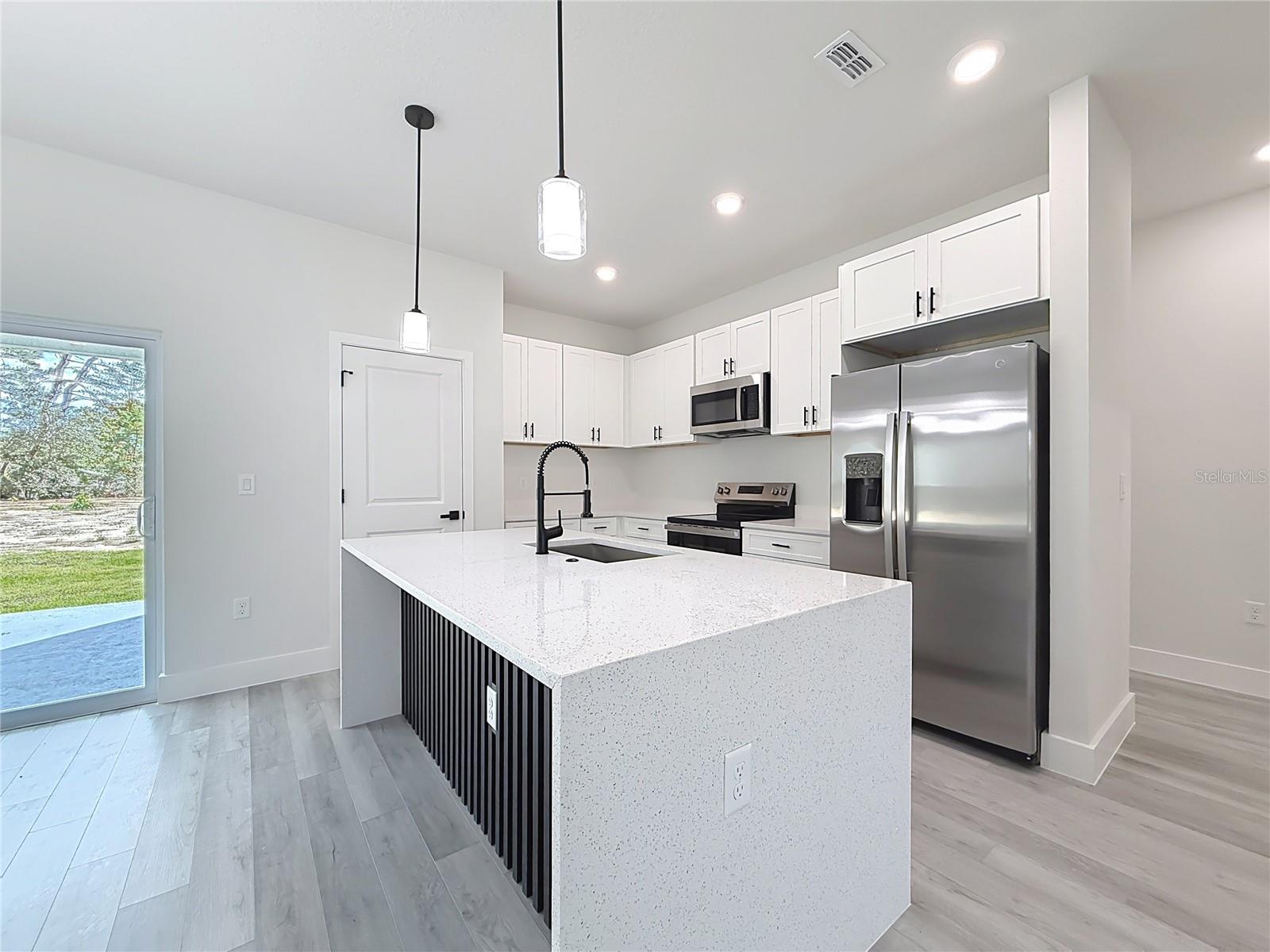 Image 11 of 51 For 8425 Legacy Loop