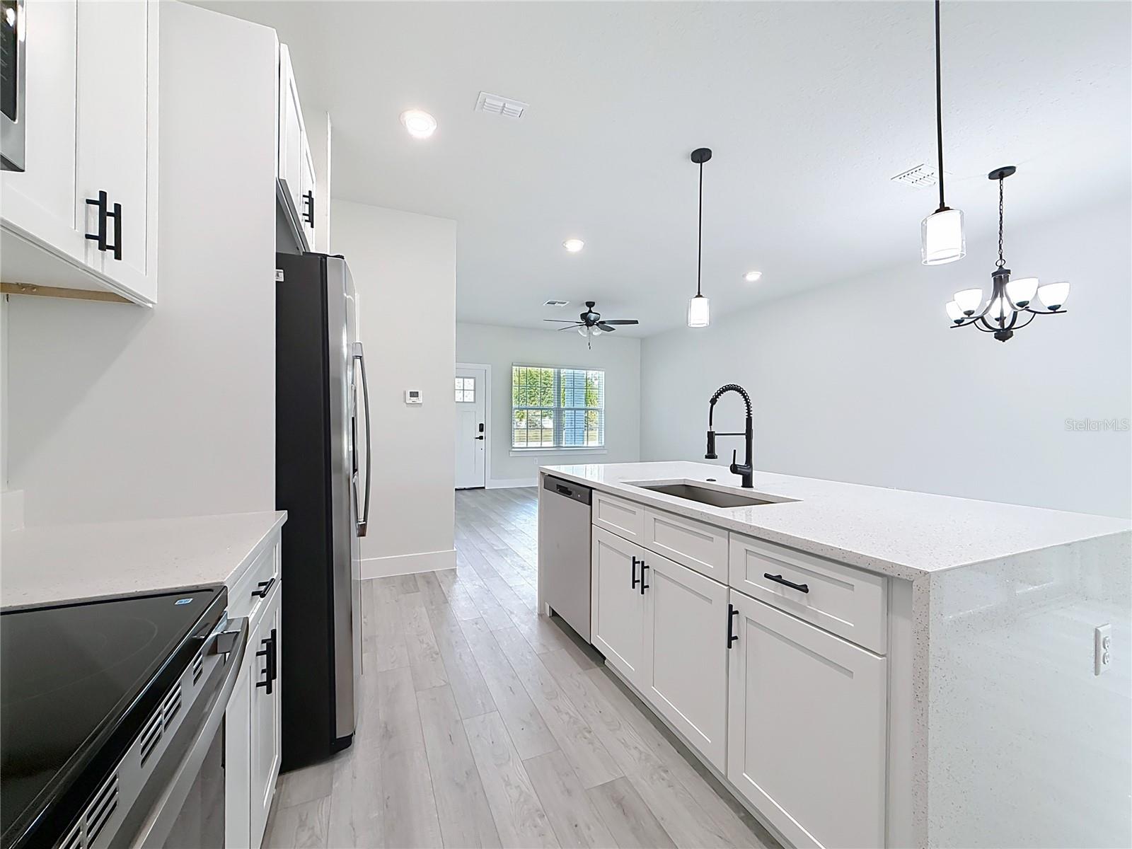 Image 16 of 51 For 8425 Legacy Loop