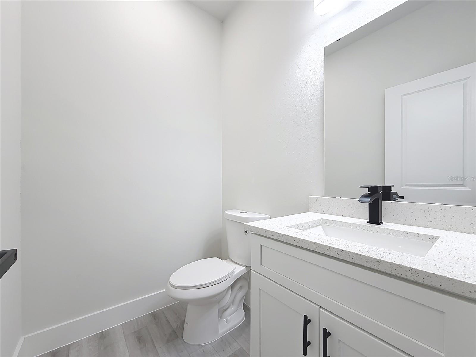 Image 20 of 51 For 8425 Legacy Loop