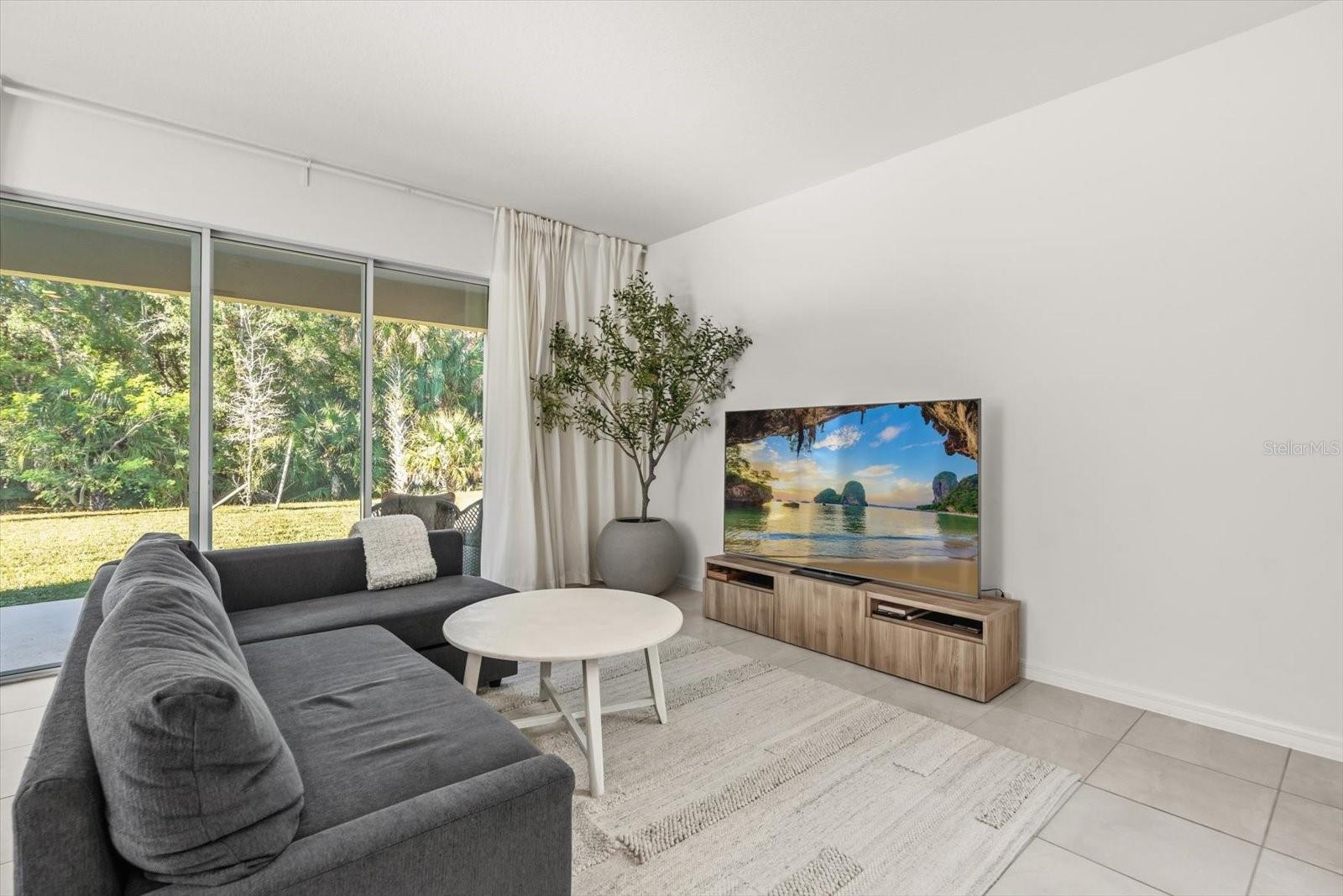 Image 11 of 53 For 5277 Royal Point Avenue