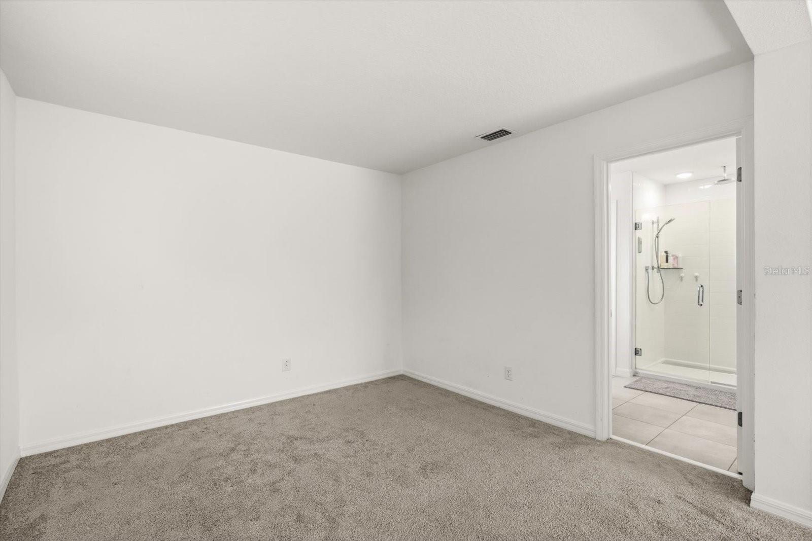 Image 24 of 53 For 5277 Royal Point Avenue