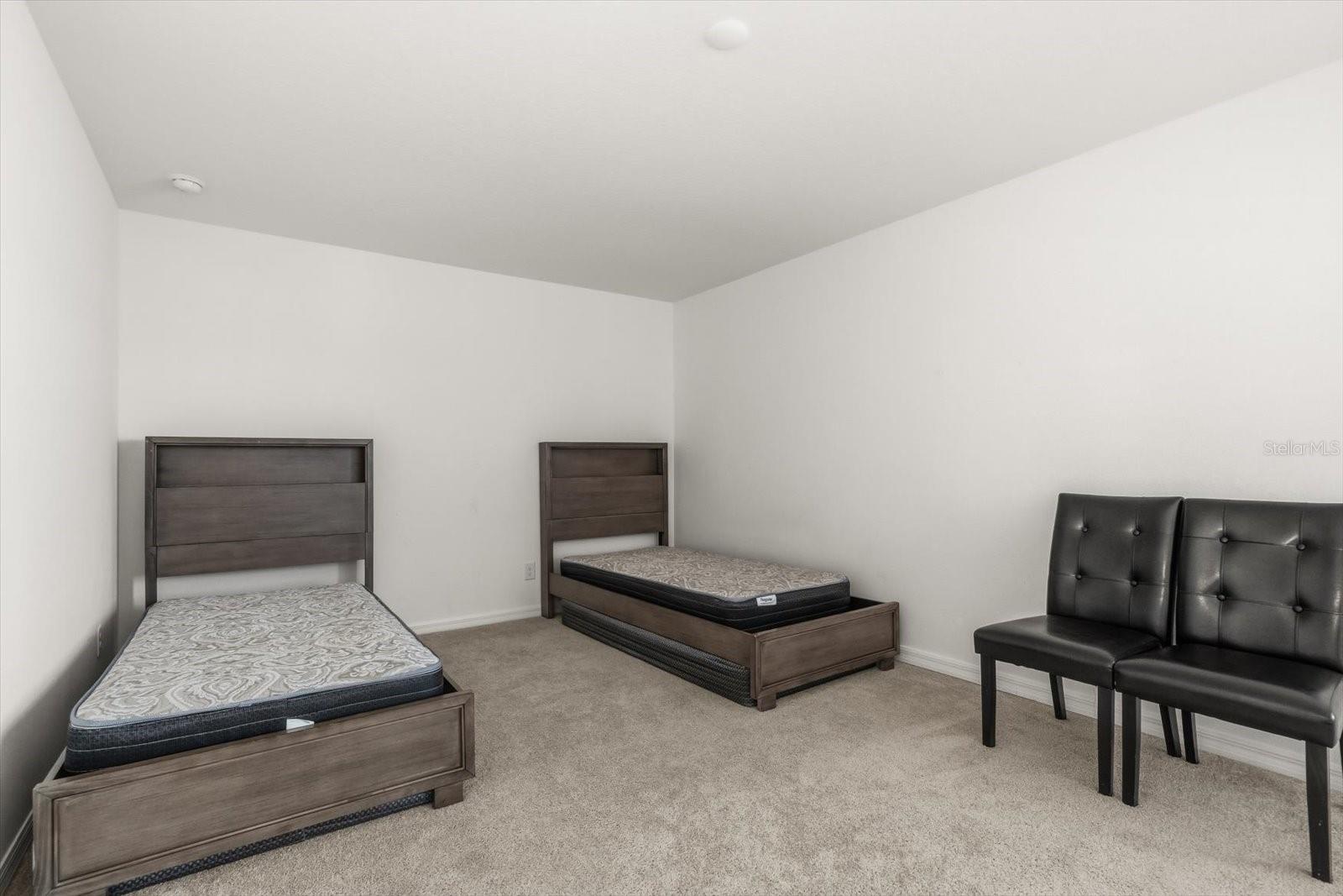 Image 4 of 53 For 5277 Royal Point Avenue