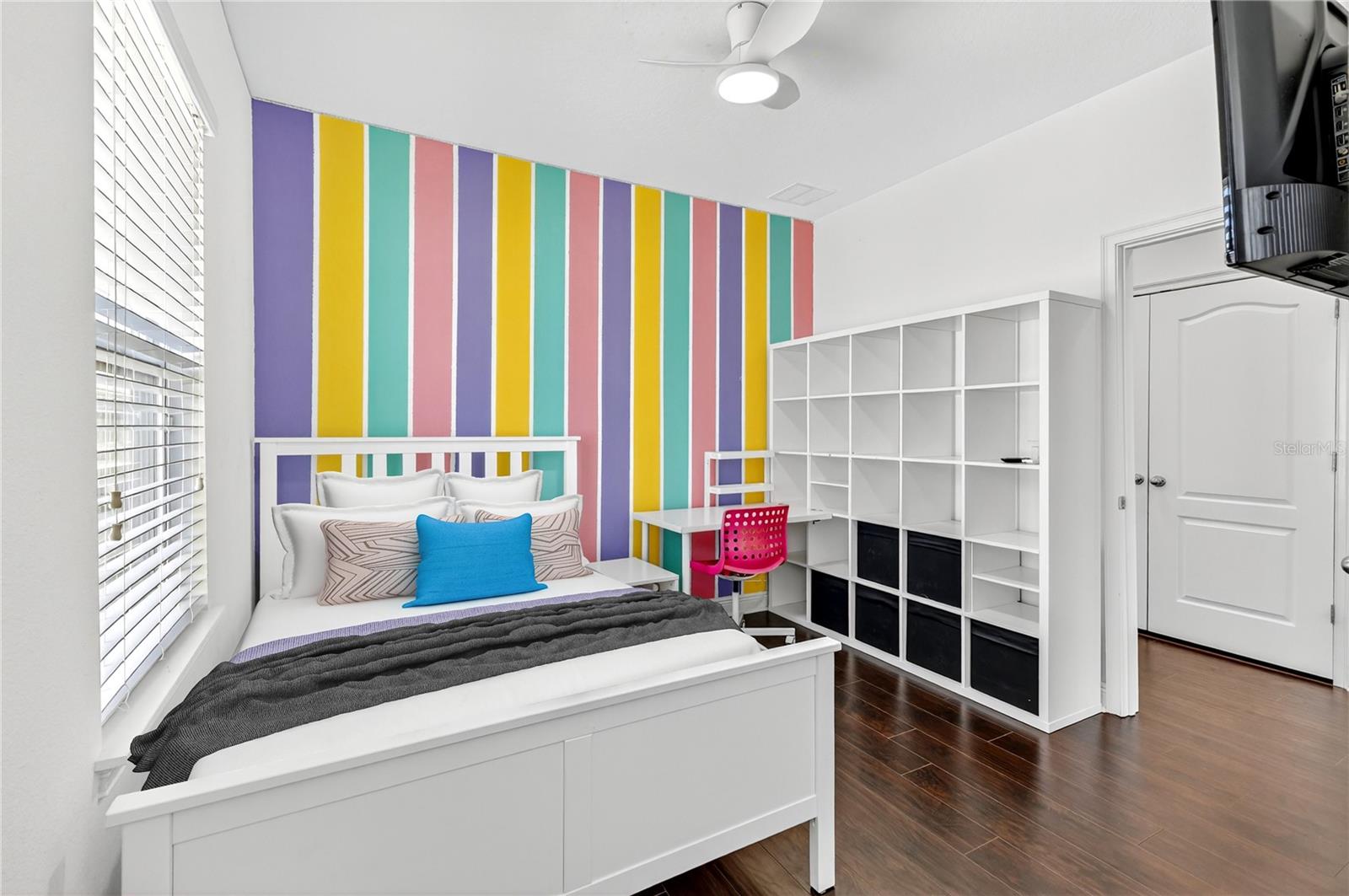 Image 17 of 36 For 8443 Karrer Terrace