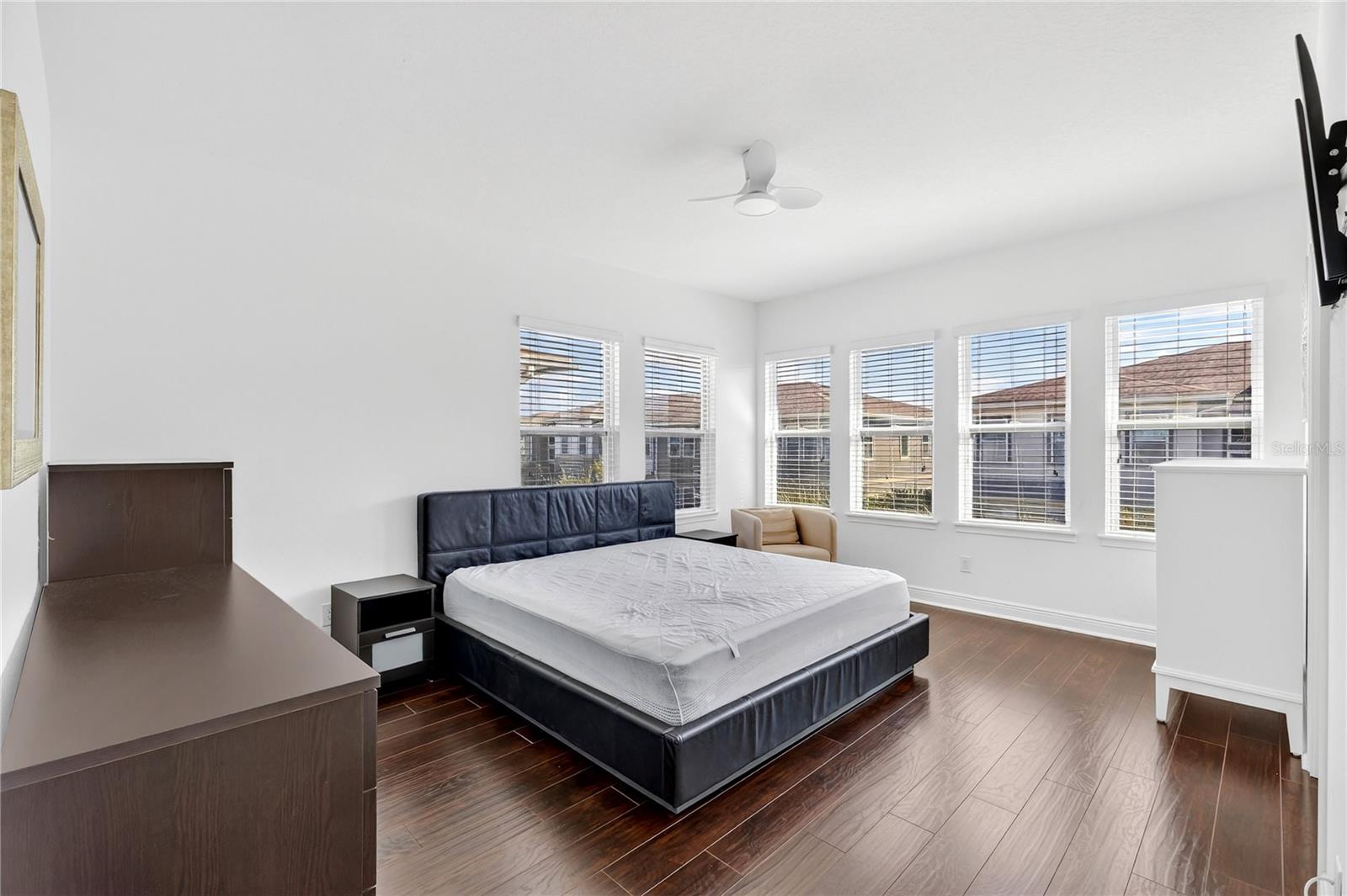 Image 19 of 36 For 8443 Karrer Terrace