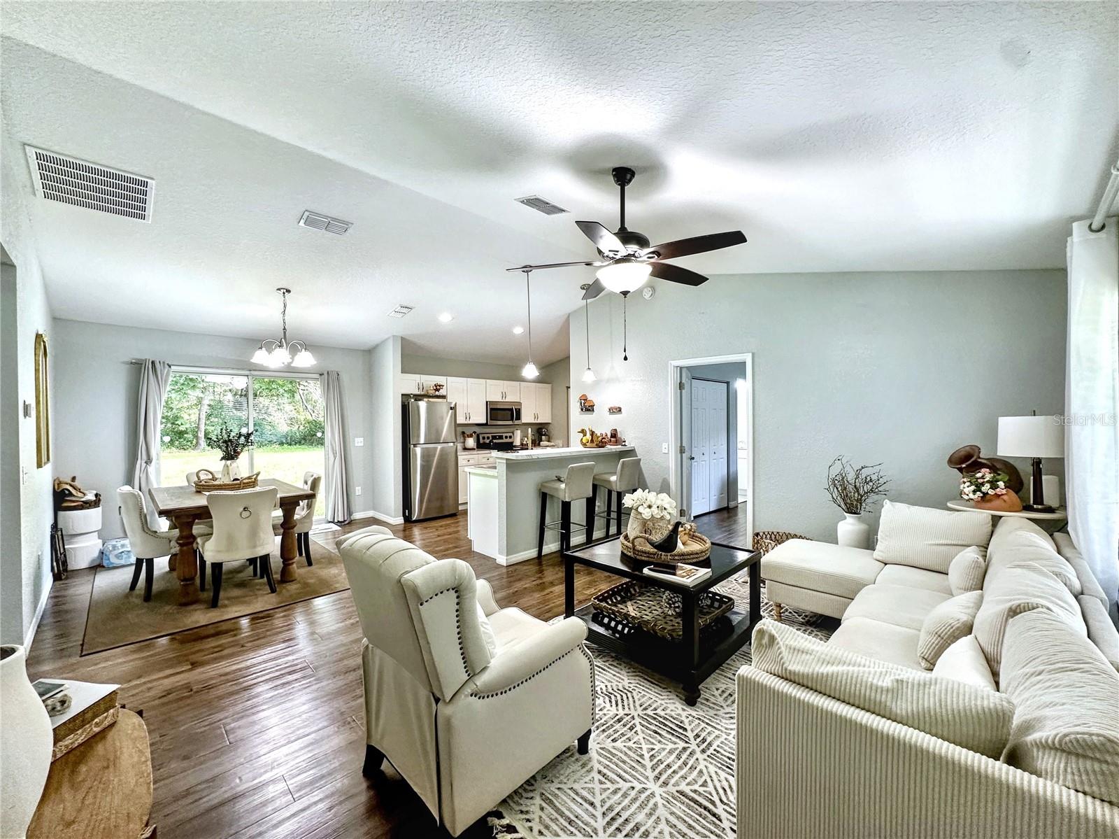 Image 4 of 6 For 1407 18th Court