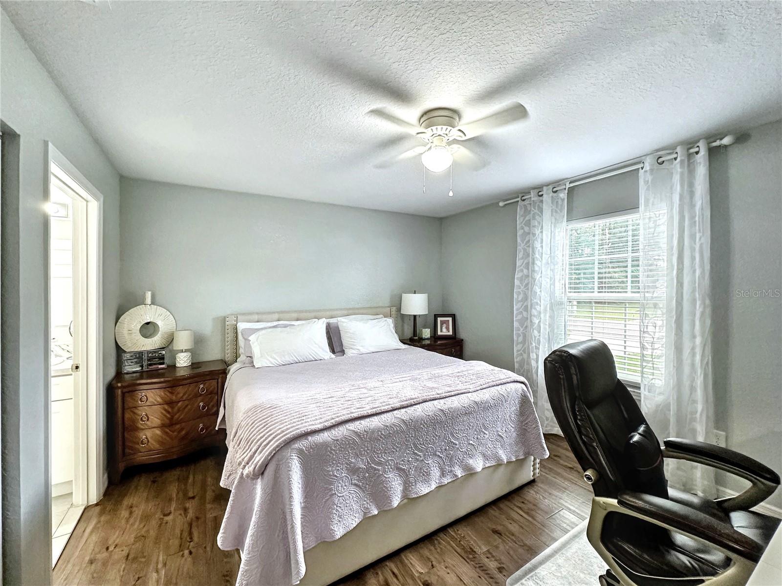 Image 5 of 6 For 1407 18th Court