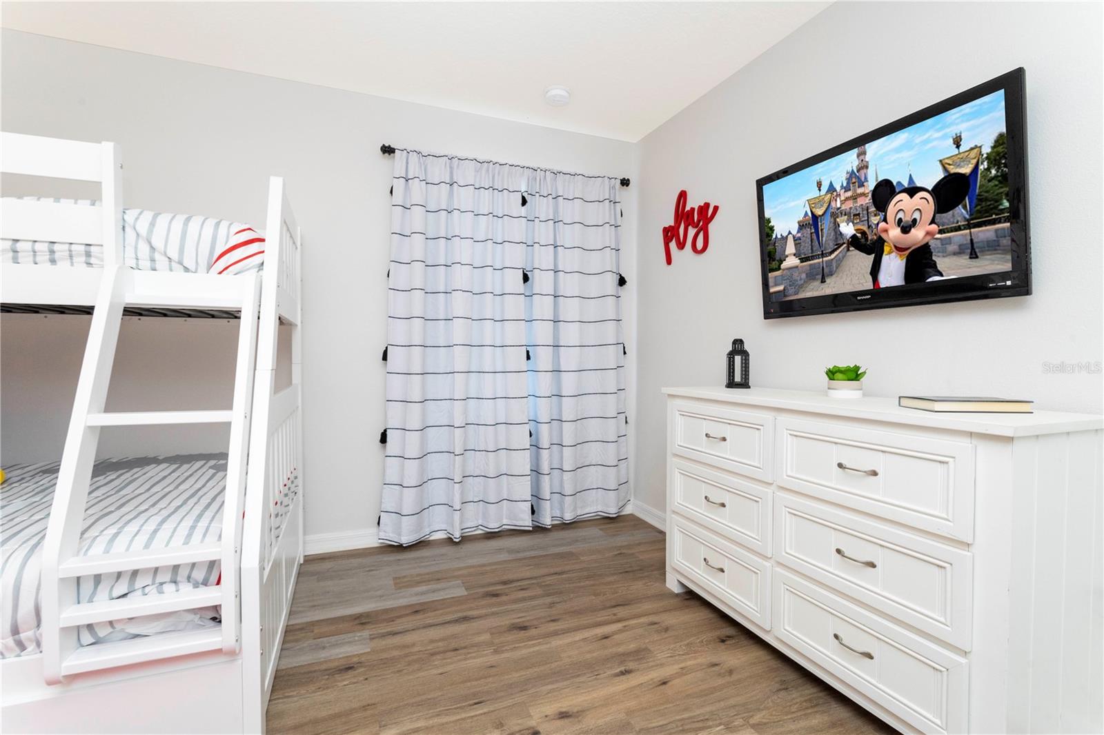 Image 17 of 59 For 650 Las Fuentes