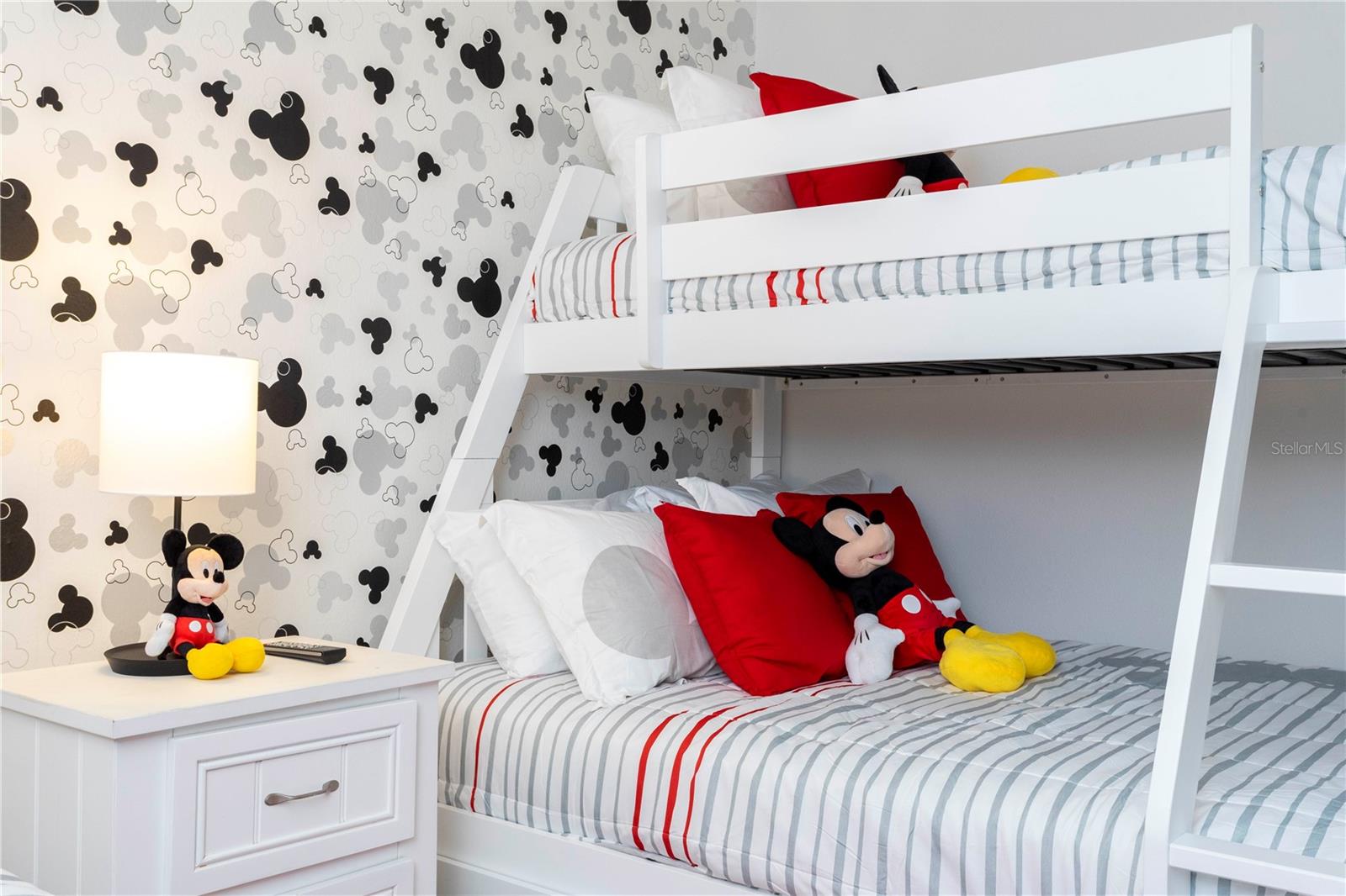 Image 18 of 59 For 650 Las Fuentes