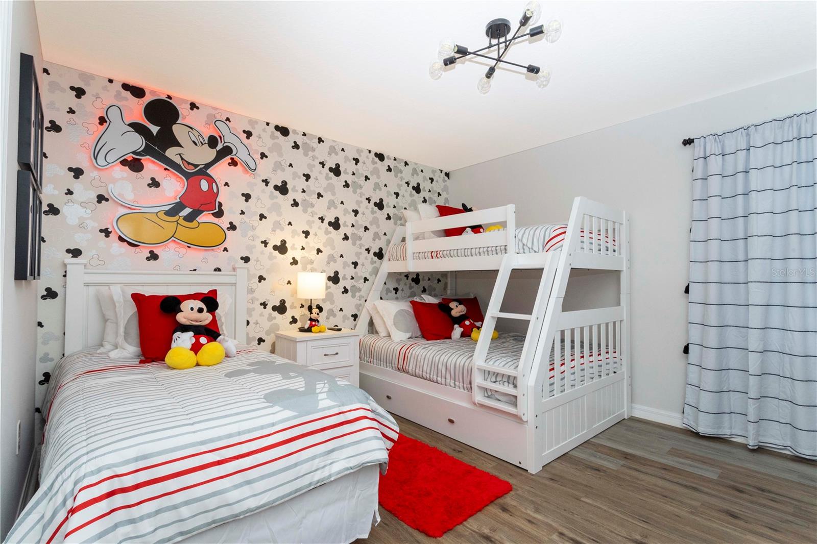 Image 20 of 59 For 650 Las Fuentes