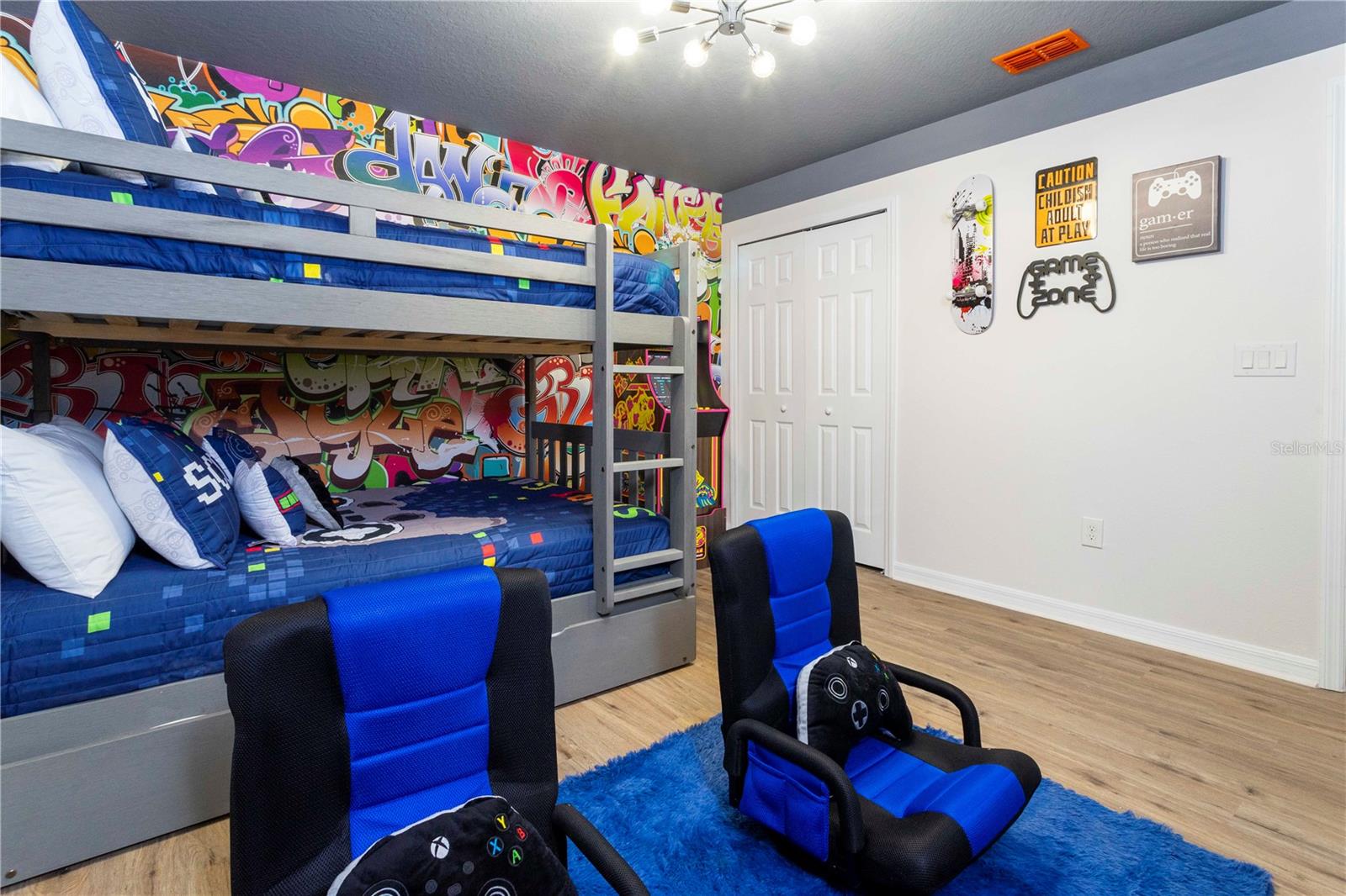 Image 22 of 59 For 650 Las Fuentes