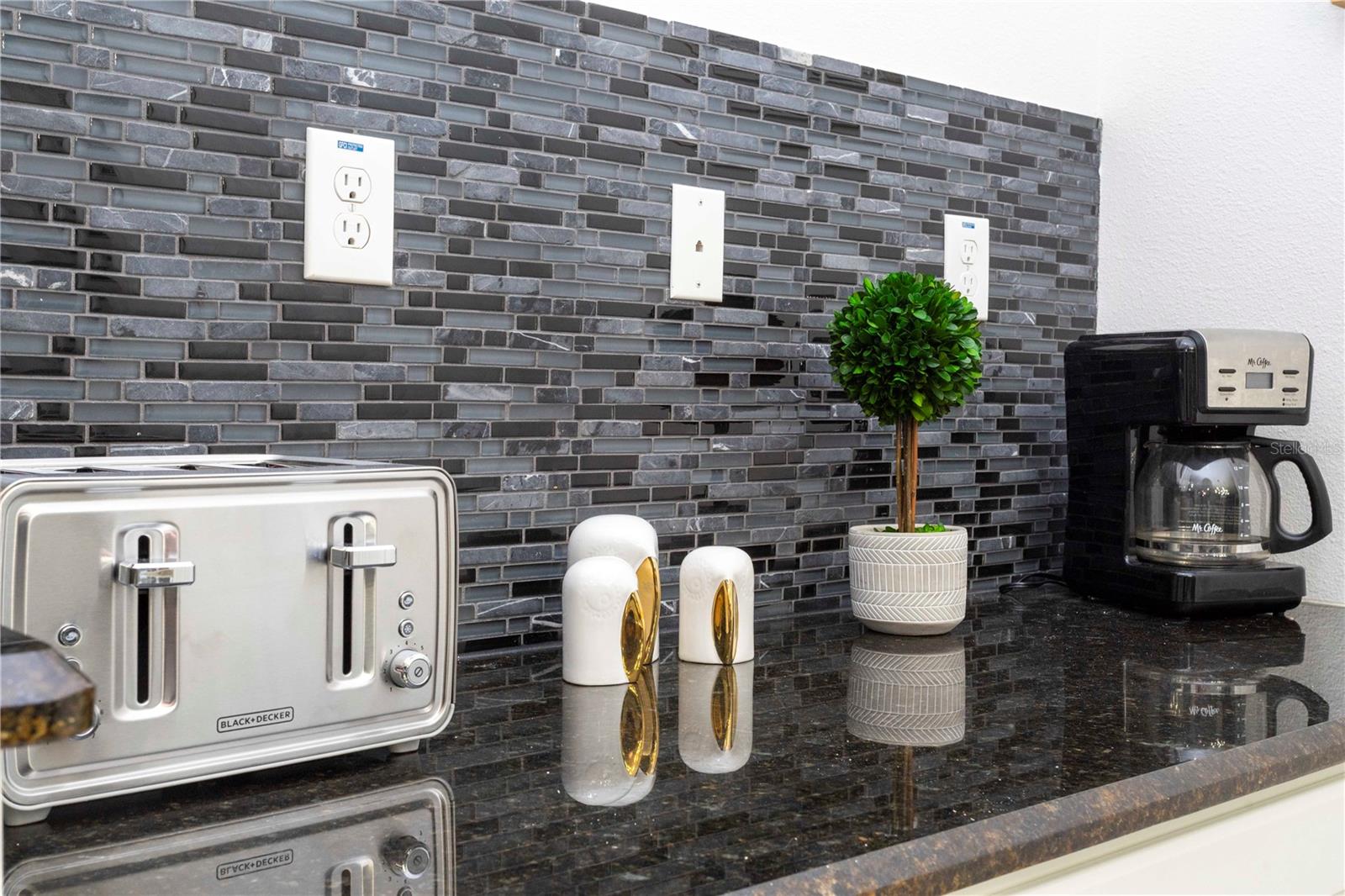 Image 37 of 59 For 650 Las Fuentes