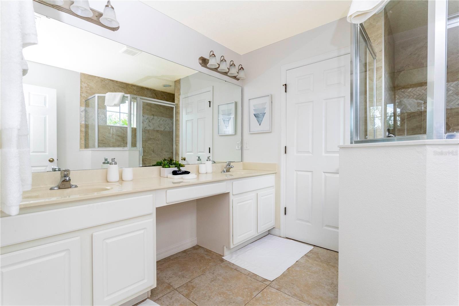 Image 9 of 59 For 650 Las Fuentes