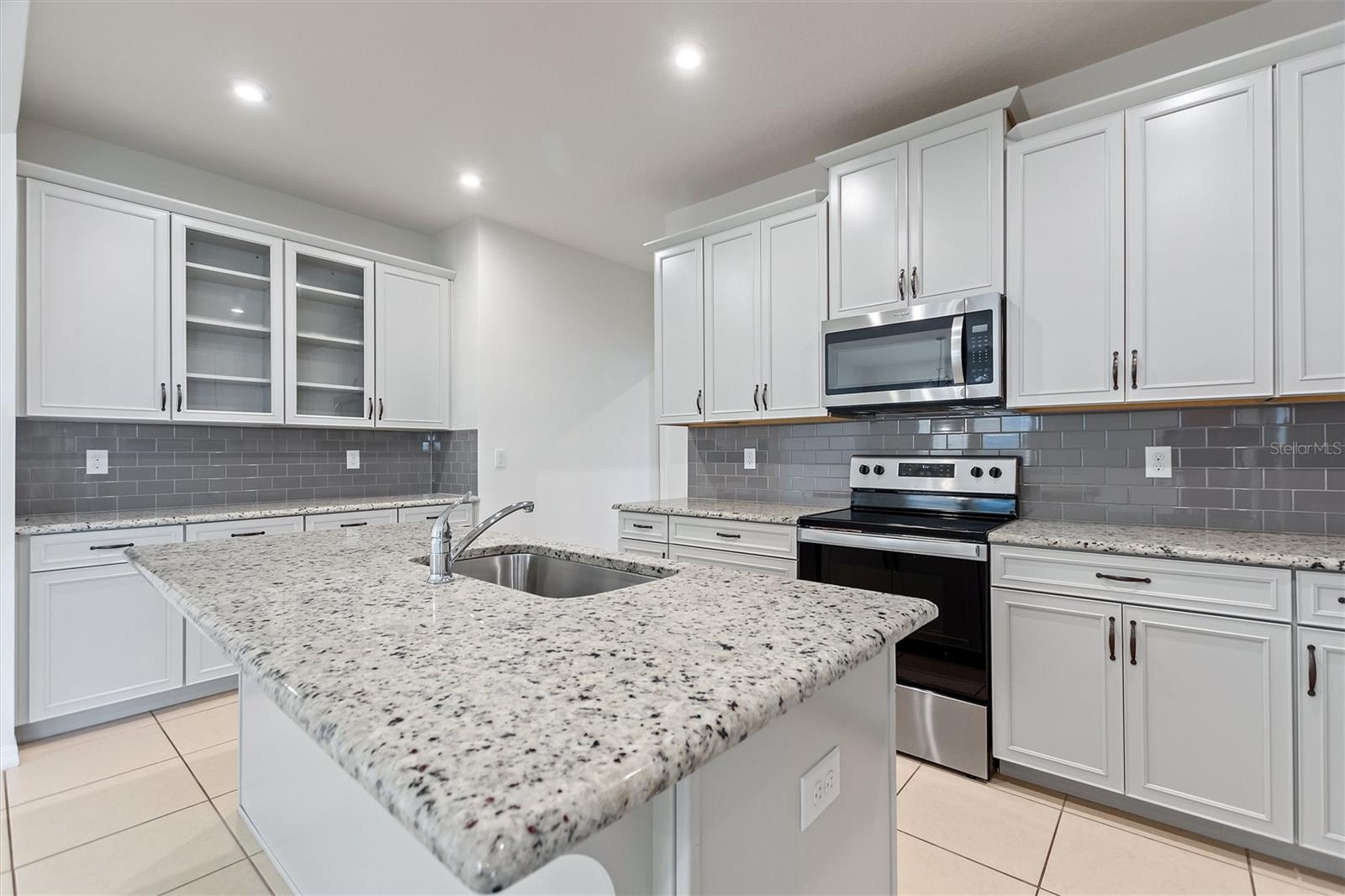 Image 17 of 35 For 2500 Avian Loop