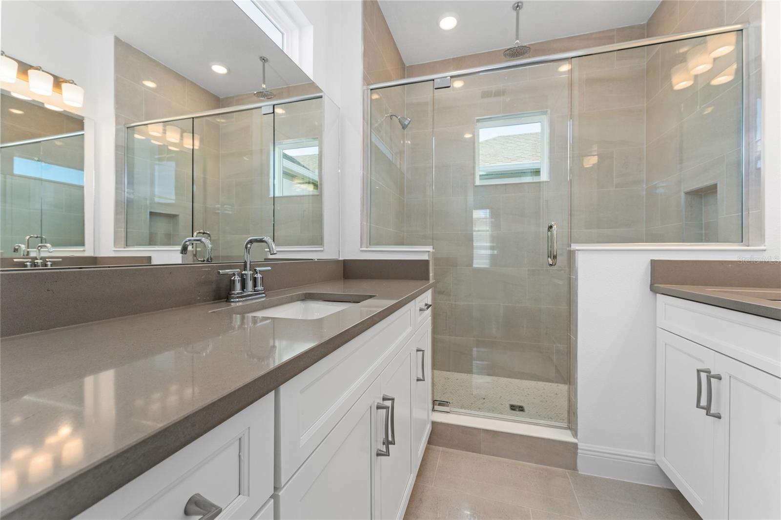 Image 14 of 25 For 10065 Peebles Street