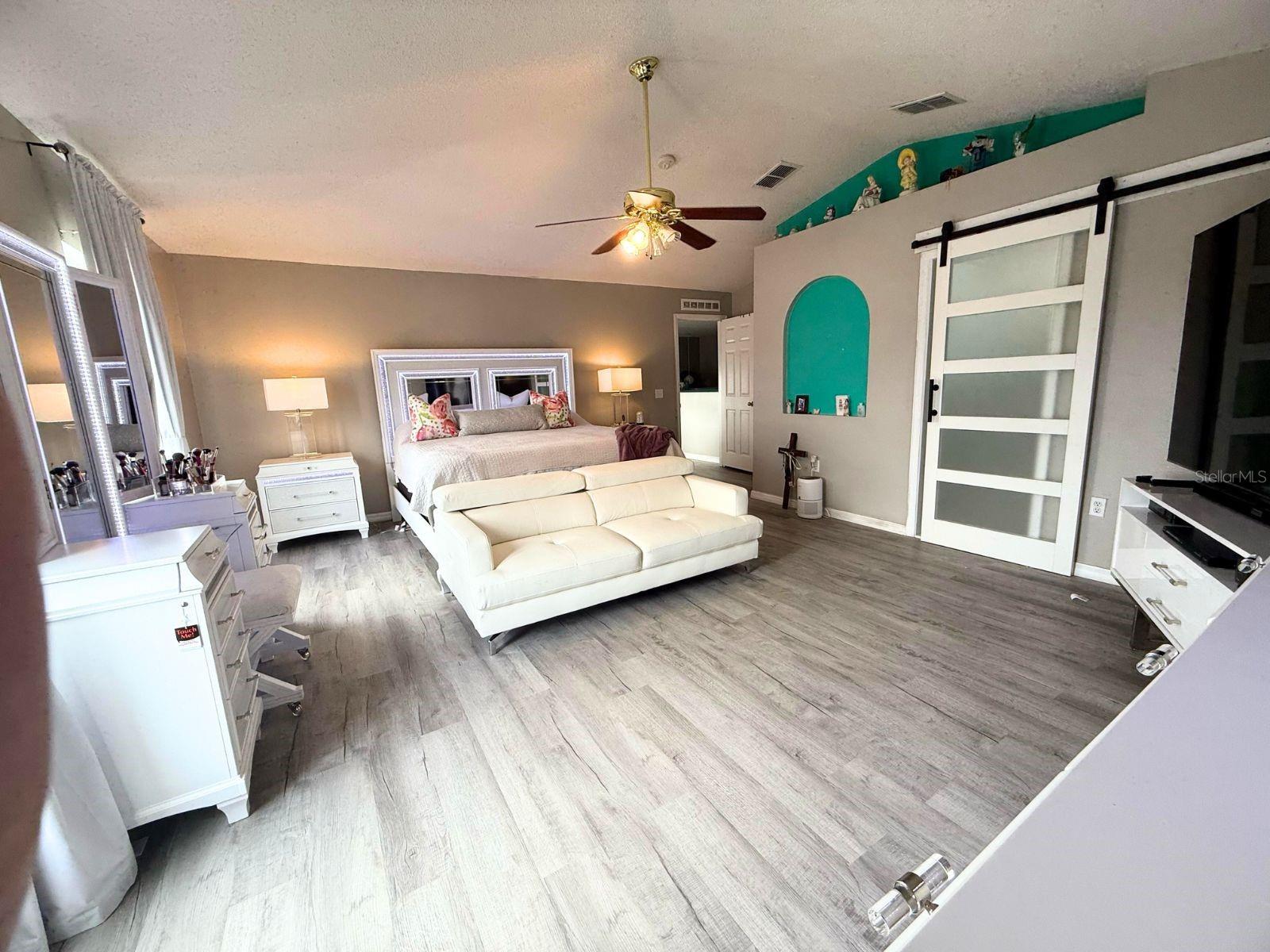 Image 24 of 44 For 1945 Myakka Court