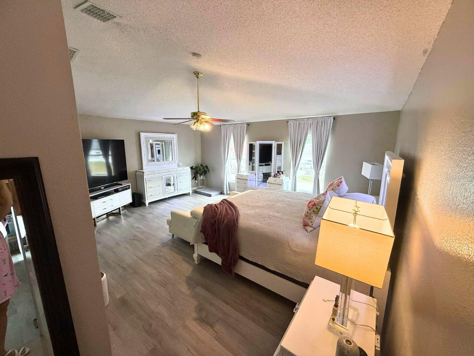 Image 25 of 44 For 1945 Myakka Court