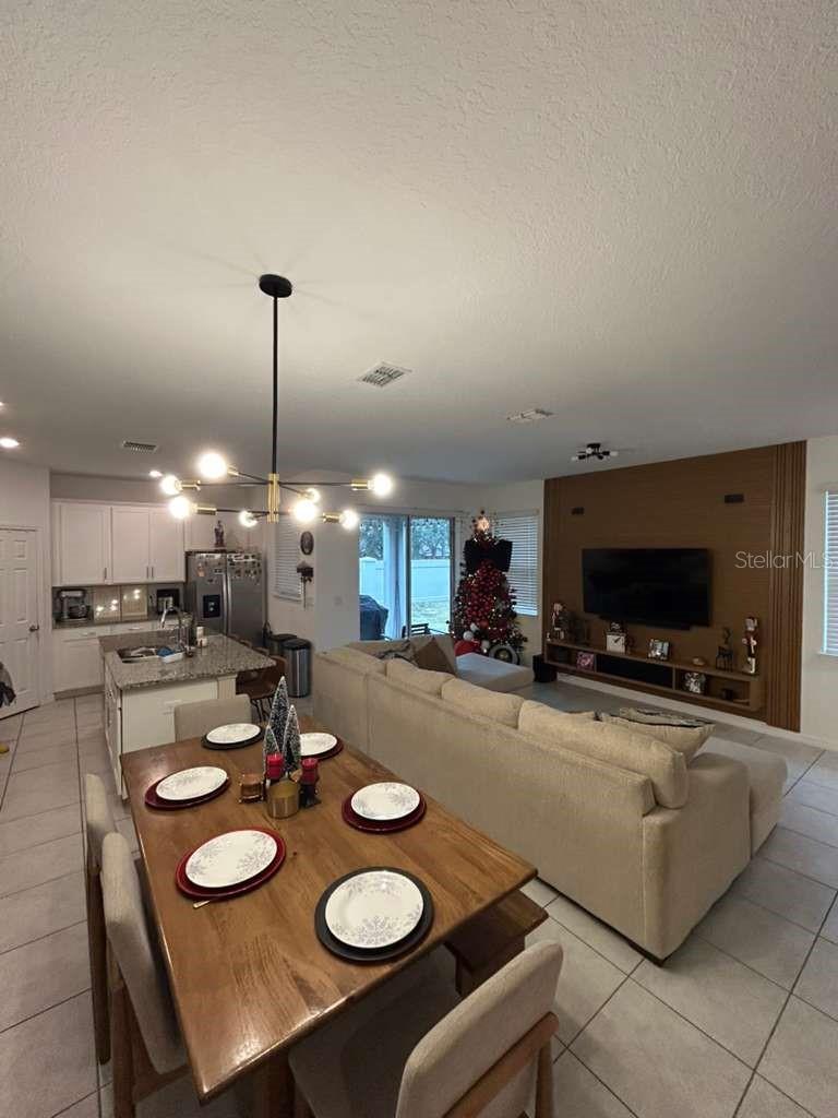 Image 5 of 22 For 15037 Willow Arbor Circle