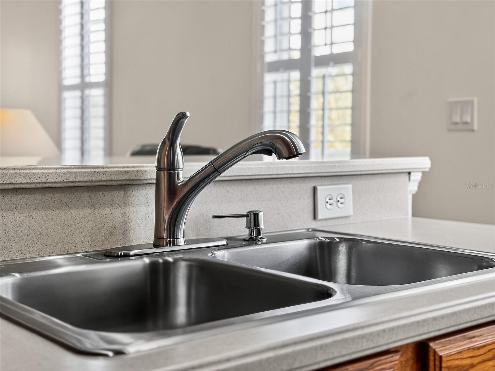 Image 14 of 40 For 920 Spring Park Street 303