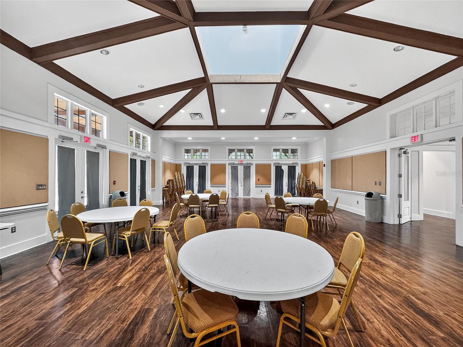 Image 35 of 40 For 920 Spring Park Street 303