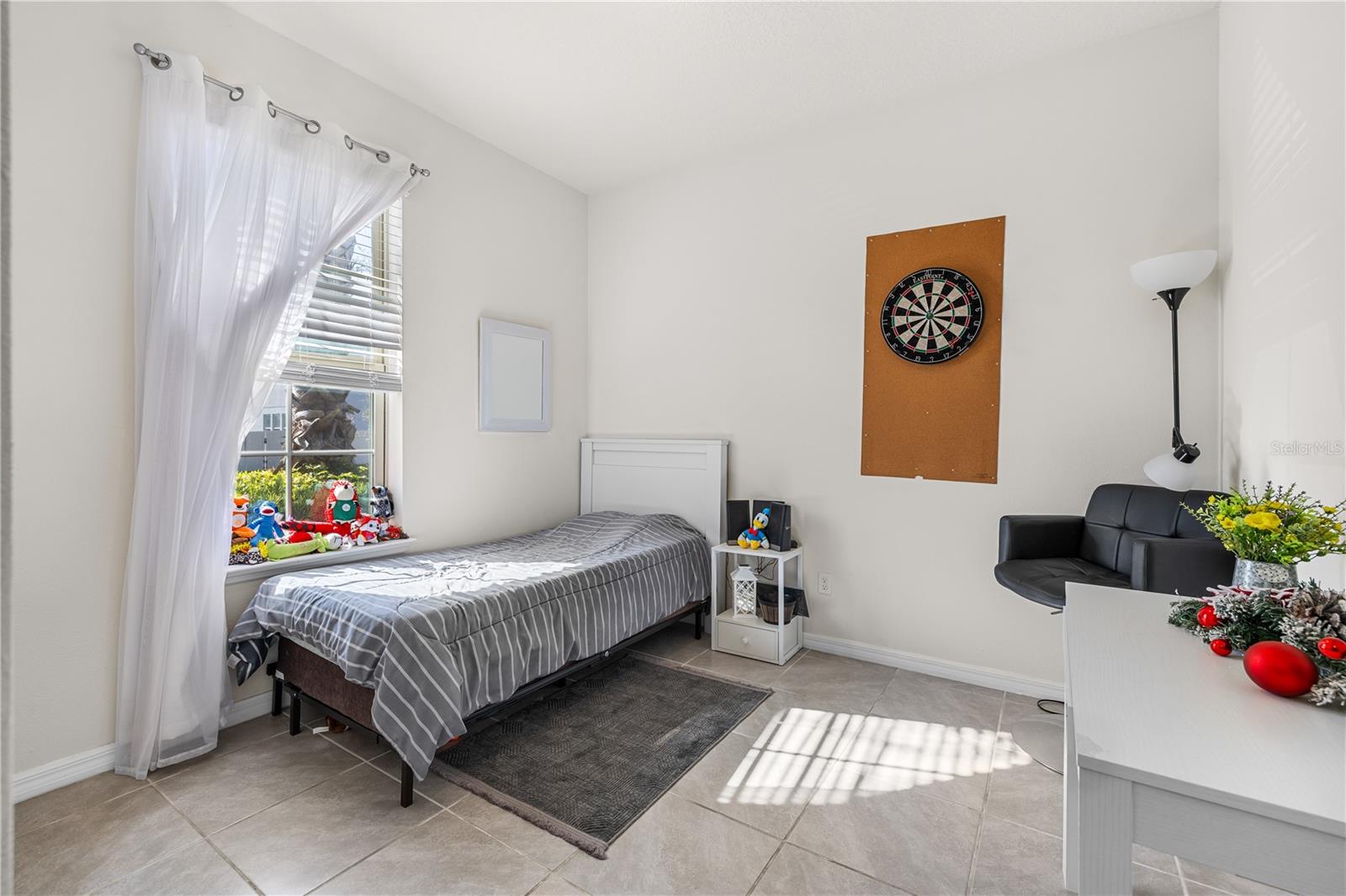 Image 22 of 27 For 4007 Green Sabal