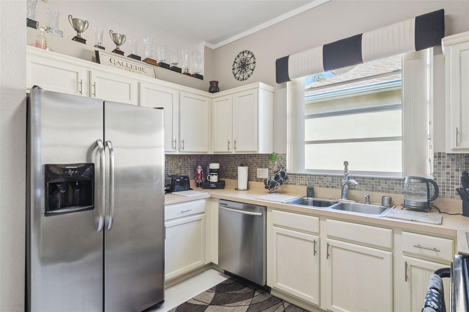 Image 17 of 53 For 722 Birkdale Street