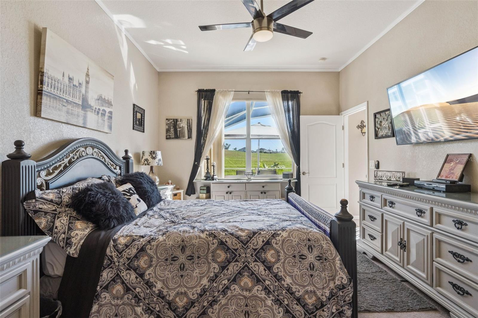 Image 23 of 53 For 722 Birkdale Street