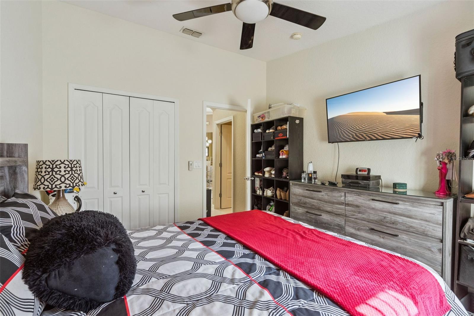 Image 32 of 53 For 722 Birkdale Street