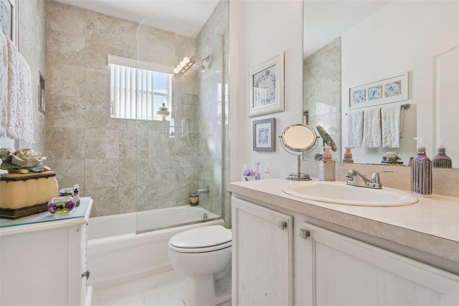 Image 33 of 53 For 722 Birkdale Street