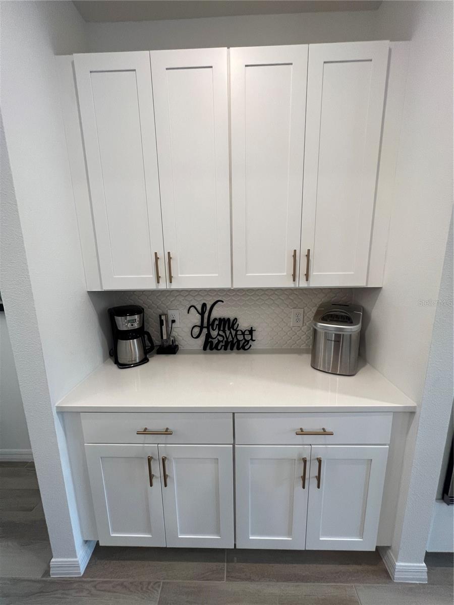 Image 10 of 72 For 501 Steerview Street