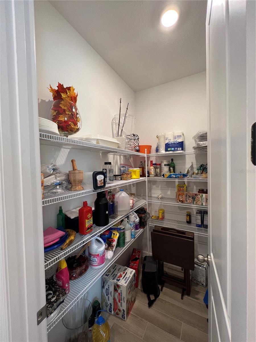 Image 11 of 72 For 501 Steerview Street