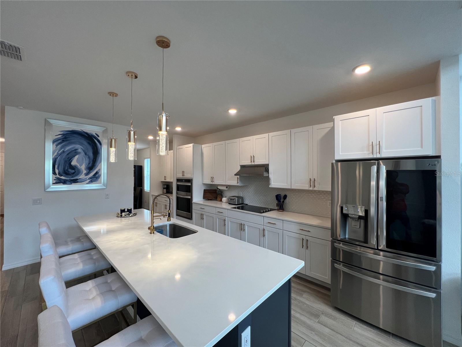 Image 14 of 72 For 501 Steerview Street