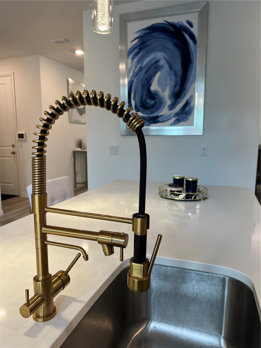 Image 15 of 72 For 501 Steerview Street