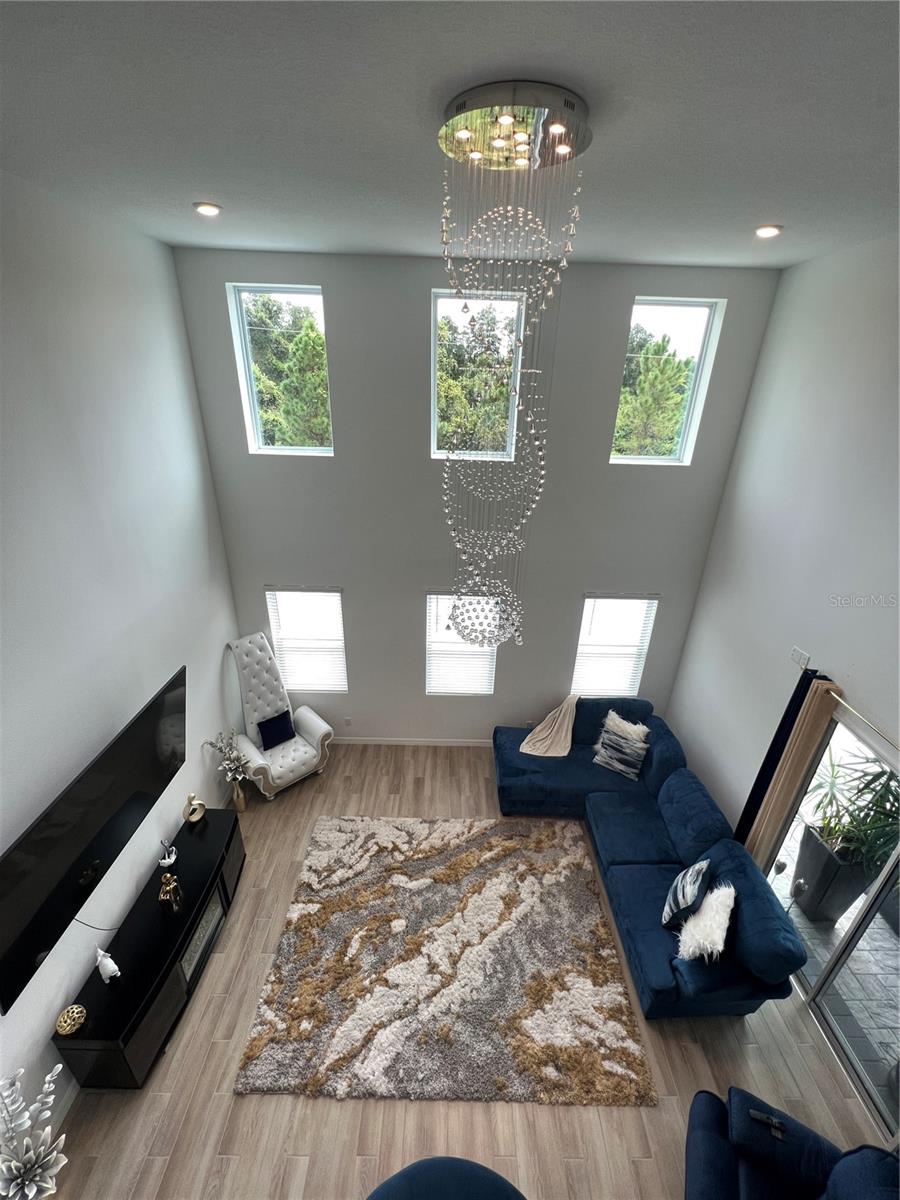 Image 28 of 72 For 501 Steerview Street