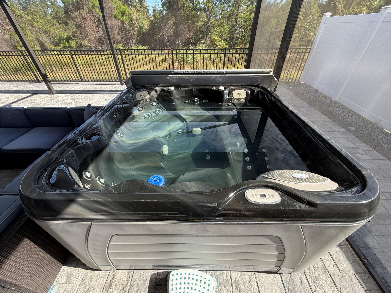 Image 48 of 72 For 501 Steerview Street