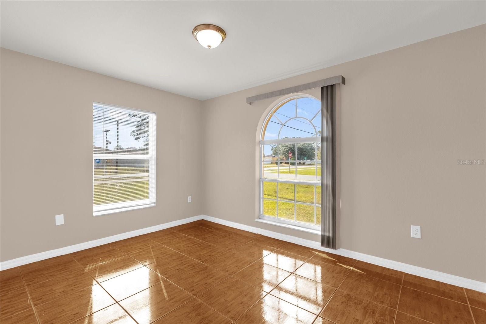 Image 11 of 24 For 692 Reindeer Drive