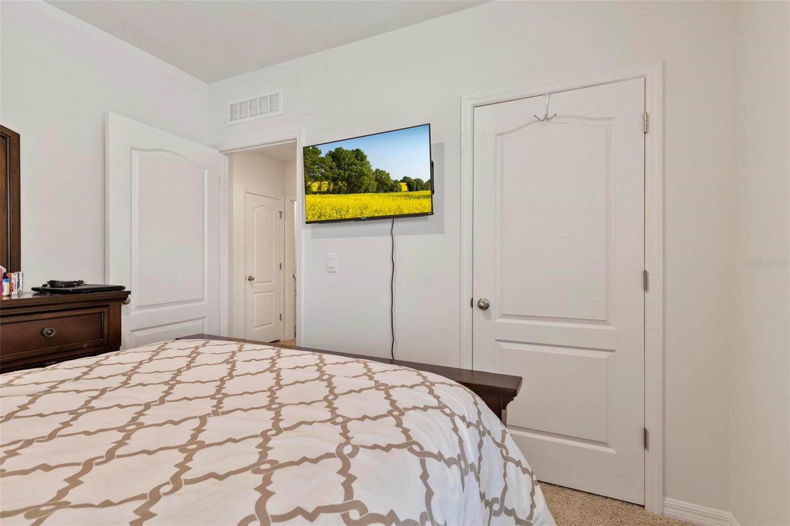 Image 19 of 31 For 851 August Sky