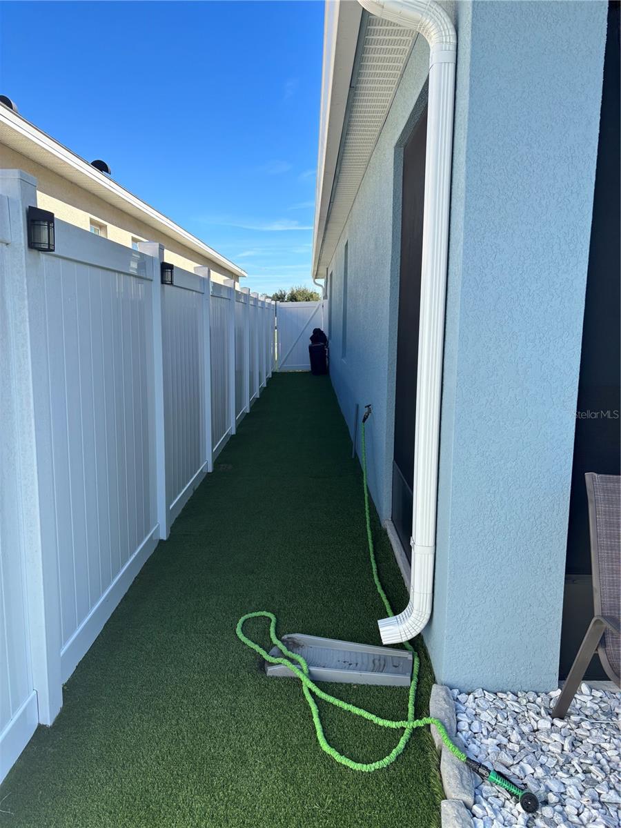 Image 26 of 31 For 851 August Sky