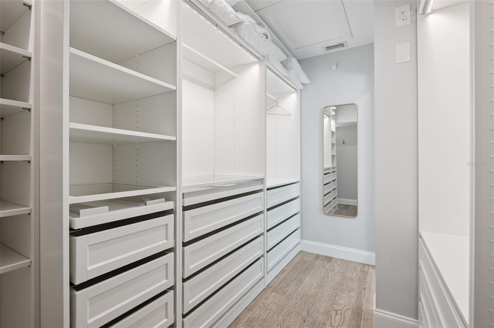 Image 25 of 47 For 1710 Atlantic Street 5e