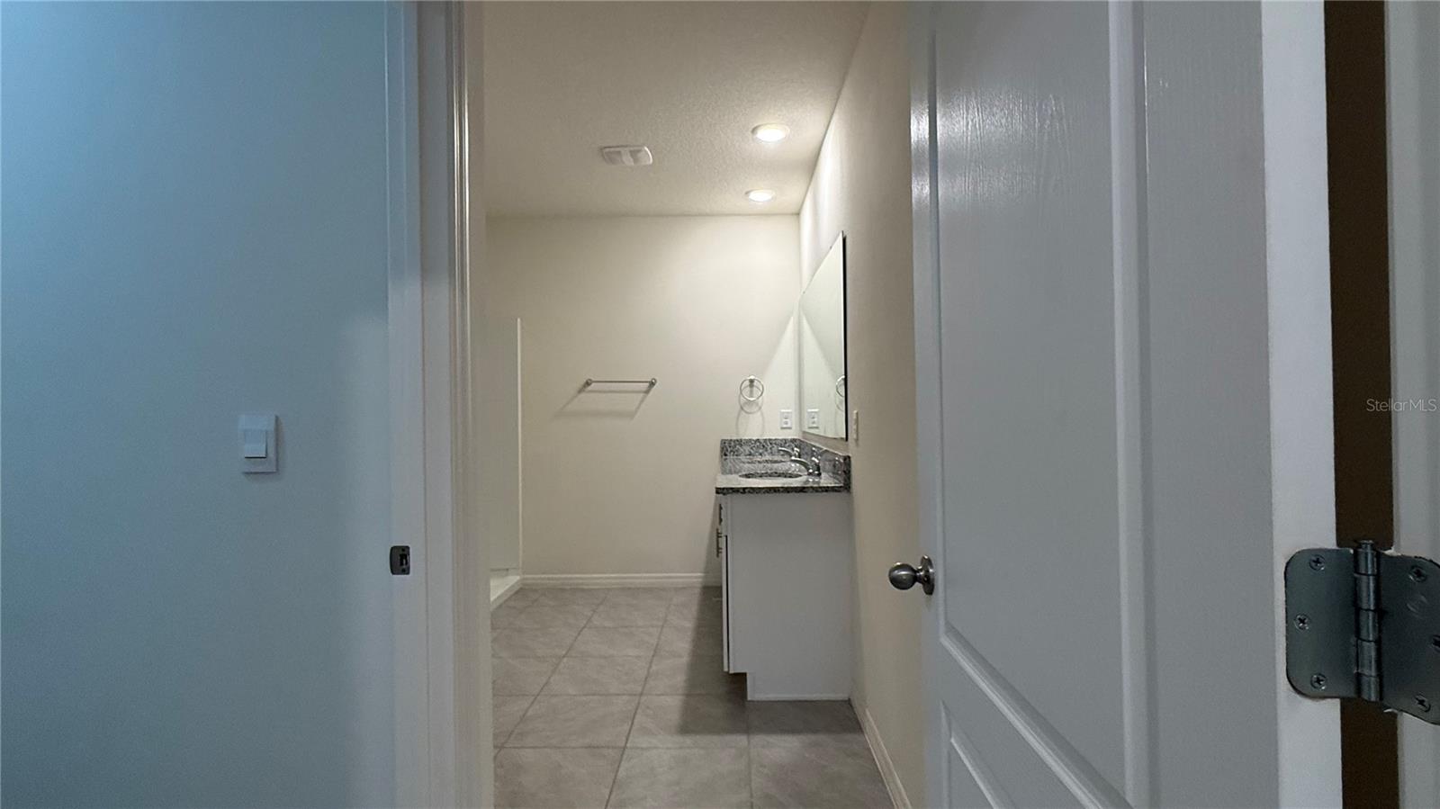 Image 11 of 13 For 435 Anne St.